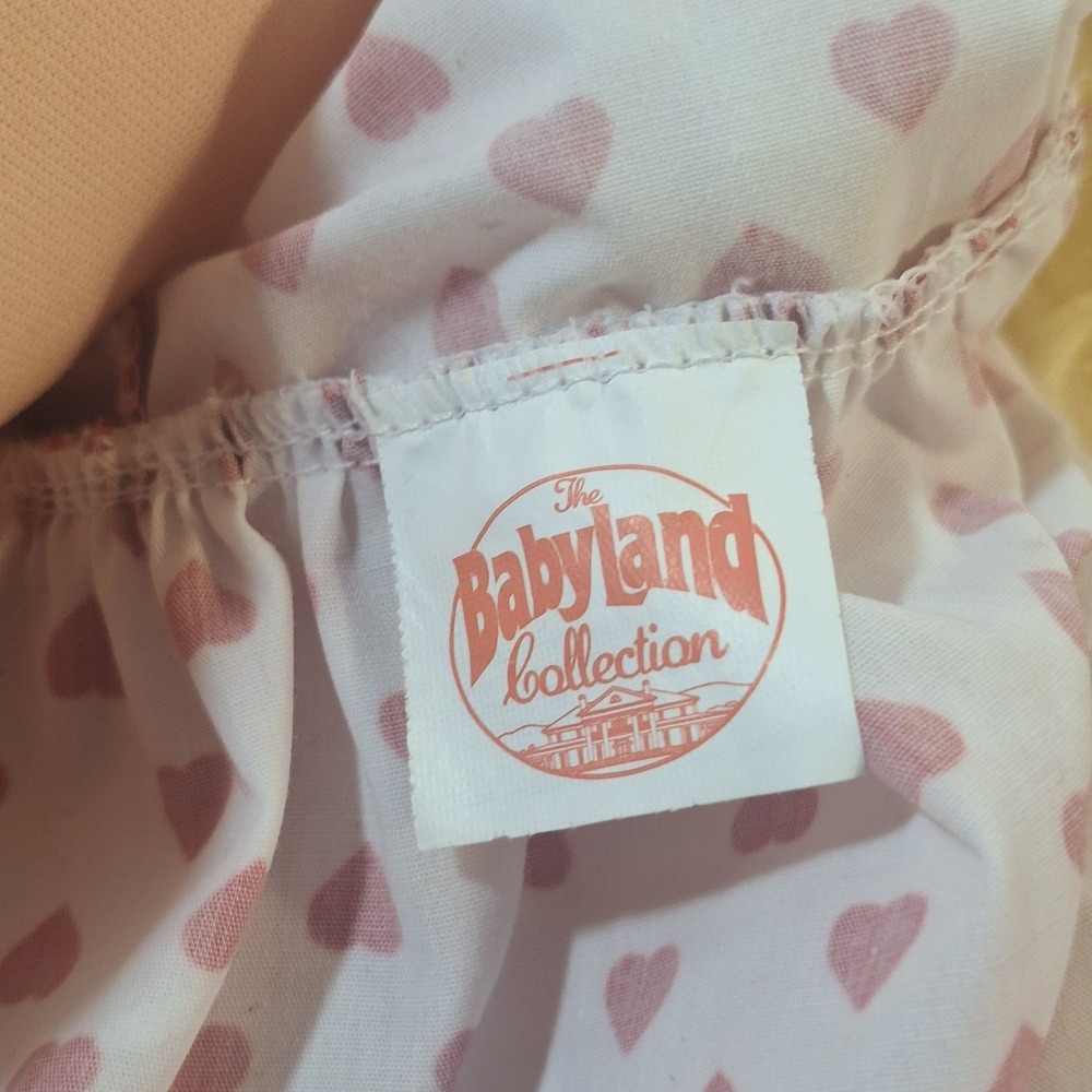 Cabbage Patch Girl Babyland Exclusive 2021 Heart Dress & Bow Plush - Picture 7 of 8